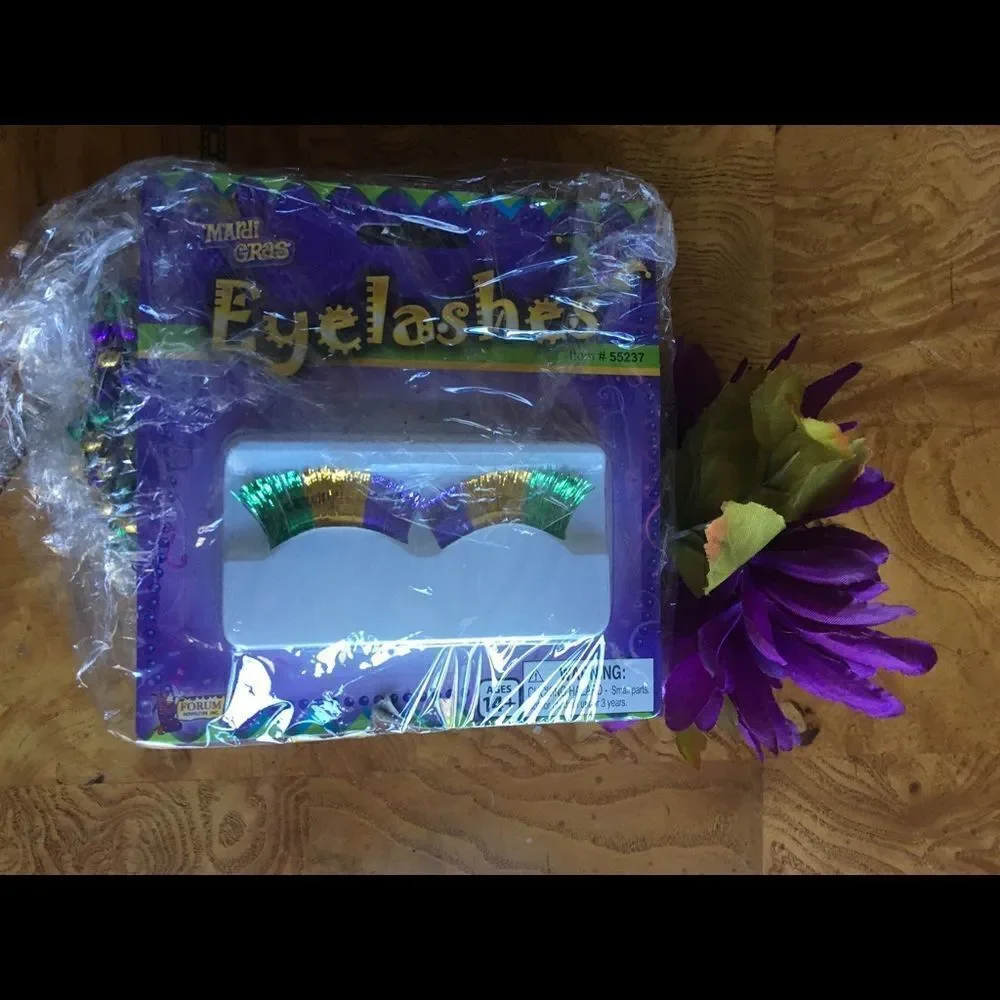 🎃 - 19 Mardi Gras Supplies!! Box 19